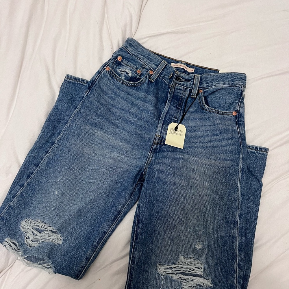 levi ribcage straight ankle ripped jeans !